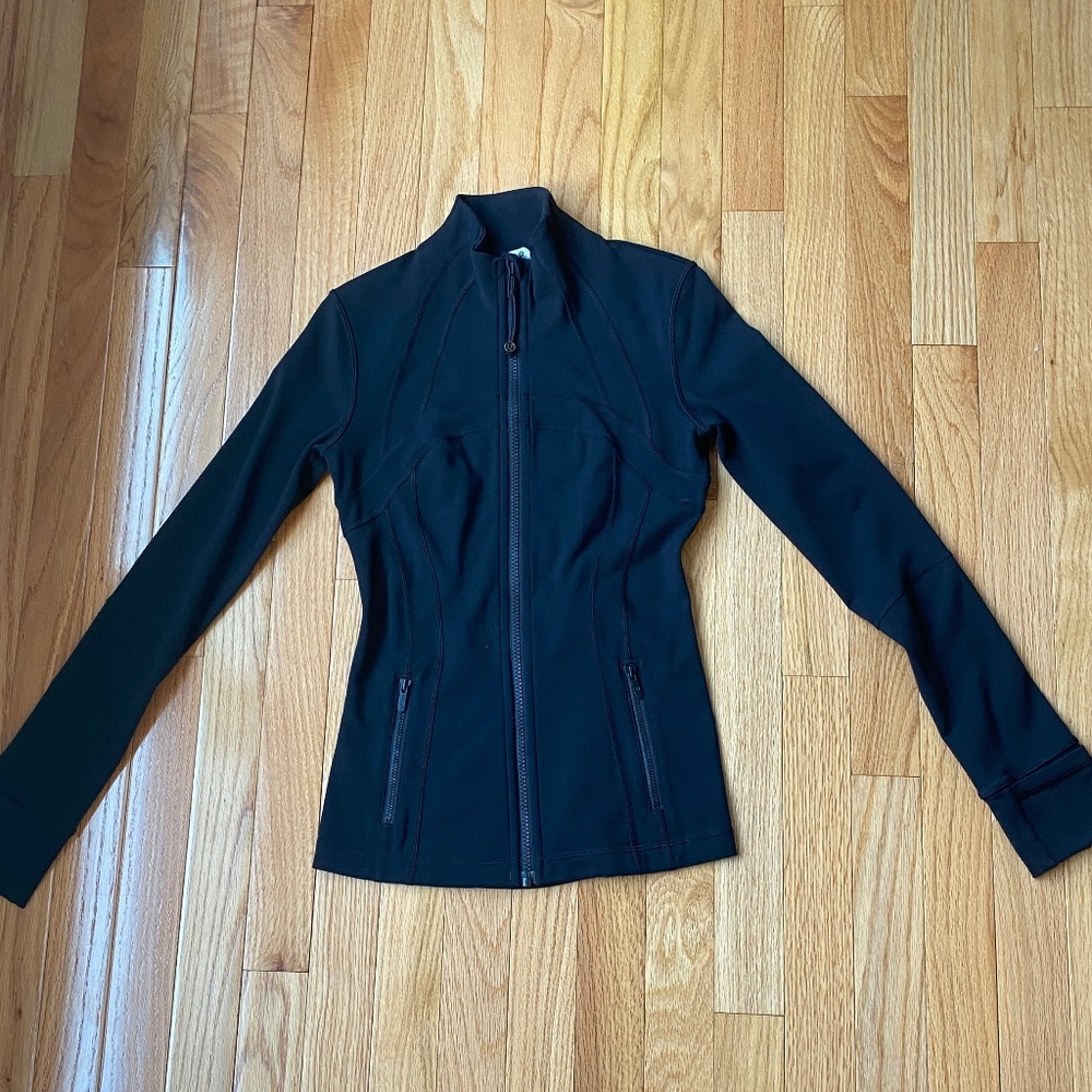 Lululemon Define Jacket Size 2 Black. Good condition.